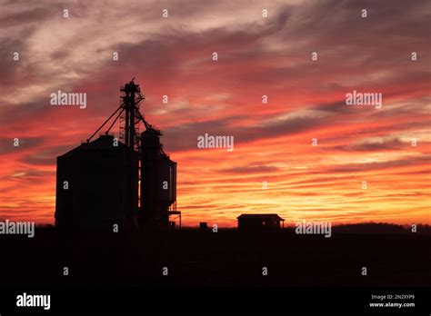 Grain Bin Silhouette Stock Photo - Alamy