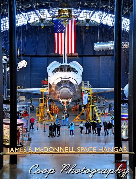 Shuttle Discovery | Historical pictures, Air and space museum, Discovery