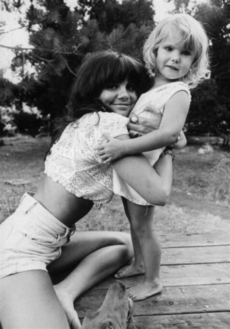 Linda with daughter. | Linda ronstadt, Singer, Photo