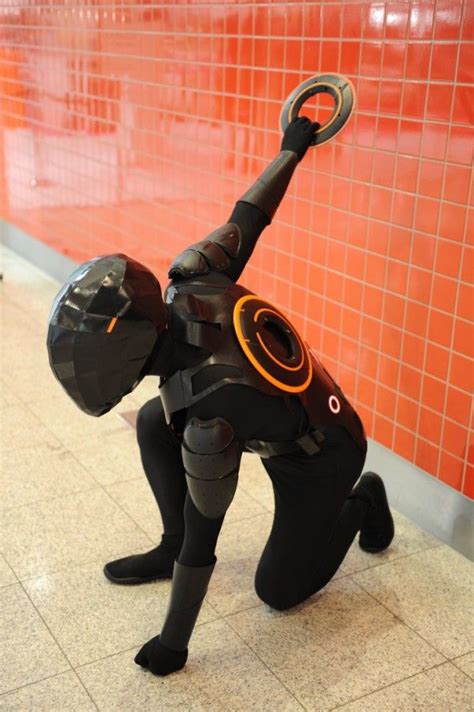 [Found] Rinzler (TRON Legacy) | Tron legacy, Epic cosplay, Cosplay costumes