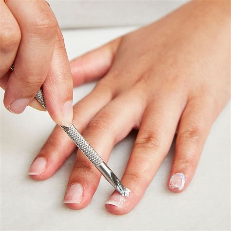 How to Remove Fake Nails in 5 Expert-Approved Steps