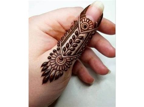 25 Simple And Easy Thumb Mehndi Designs | Fabbon