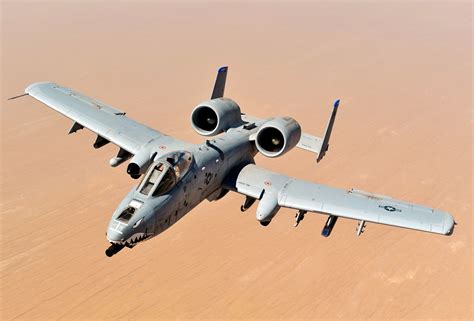 The Simple Reason Experts Love the A-10 Warthog: It’s a Flying Tank ...