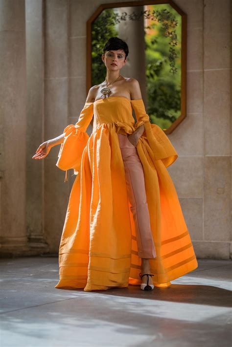 Best Orange Clothes to Buy Now: Tangerine Fashion Week Color Trend 2020 ...