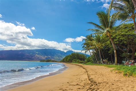 Hanalei Bay in Kauai | Hanalei Beach | ILoveHawaii