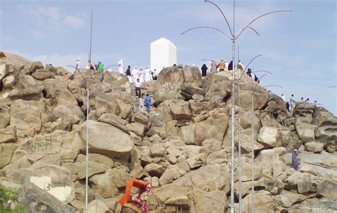 Potret Keindahan Jabal Rahmah, Primadona Kota Mekkah - Umroh.com