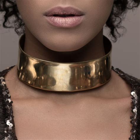 Adjustable neck cuff for the bold woman. Material: Brass No refund or ...