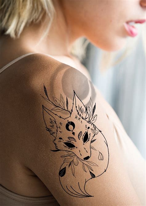 Kitsune Fox With Fluffy Tail and Leaf,png, Tattoo Sketch, Wallart - Etsy