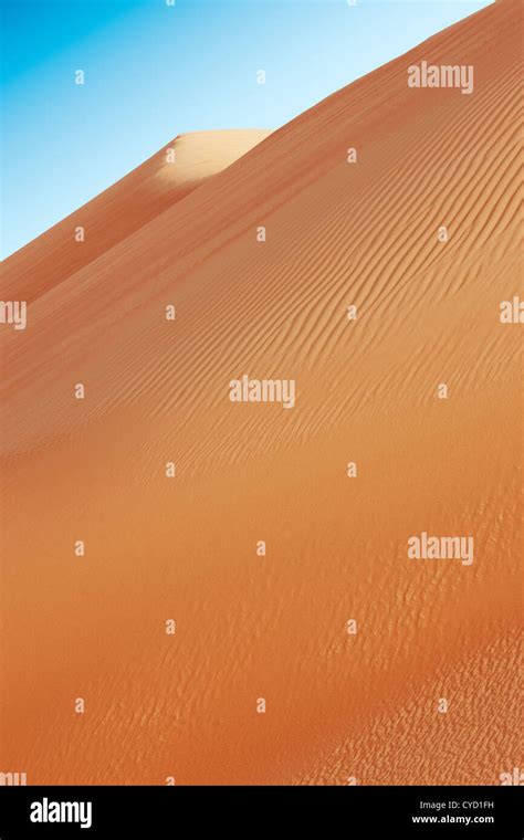 A view of the rolling sand dunes of the Arabian desert Stock Photo - Alamy