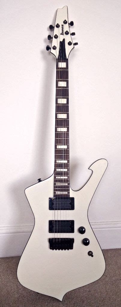 Ibanez Iceman IC500 Electric guitar in white - Bargain Price!! (See ...