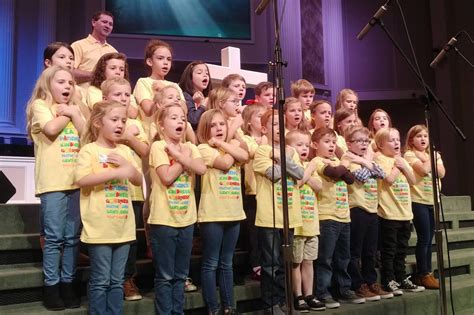 ‘Hymns & M’s’: Kids choir learning hymns by heart at OKC church ...