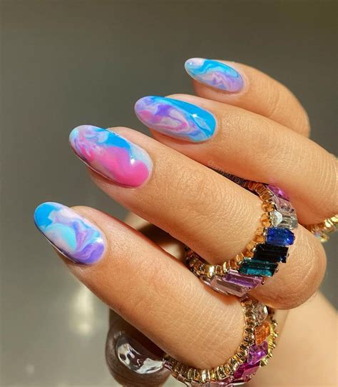 32 Chic Marble Nail Designs to Bring to the Salon | Who What Wear UK