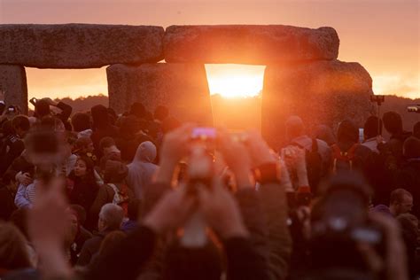 Summer Solstice 2025 Stonehenge - Bari Lulita