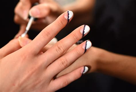 Mastering Manicures: Tips To Perfect Your Nail Polish Application ...