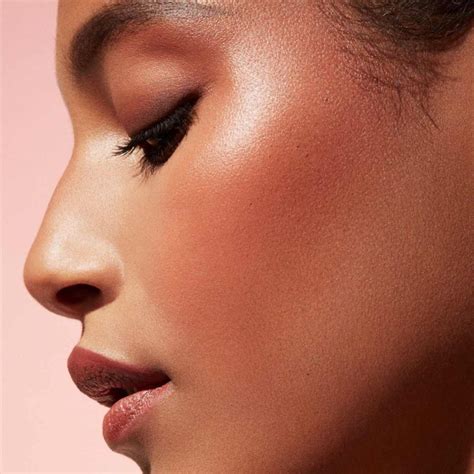 Find the best blush for dark skin tones