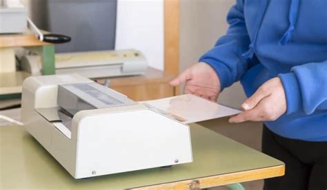 Where to Get Something Laminated: 7 Best Laminating Services Listed ...