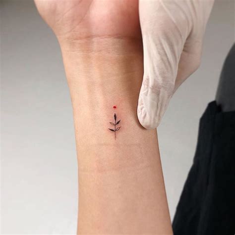 Considering a small wrist tattoo? We have pictures of dozens of tiny ...