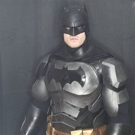 [Cosplay] Batman telltale batsuit : r/DCcomics