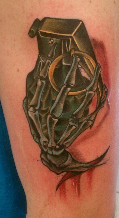 Hand-Grenade by Tommy Grundel: TattooNOW