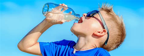 How Much Water Do You Need to Stay Hydrated? | BestFoodFacts.org