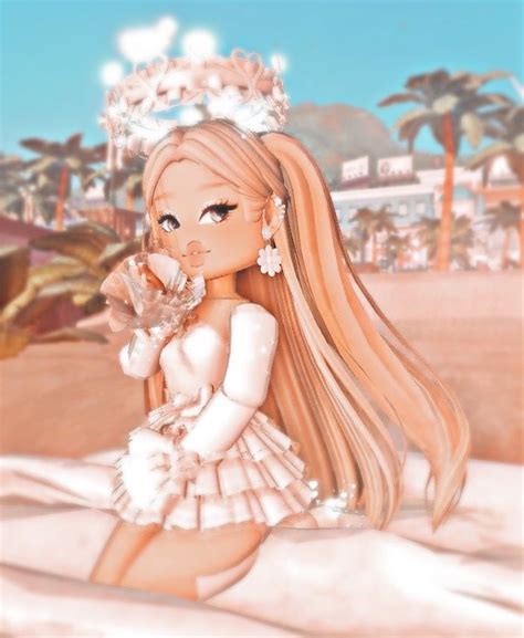 Royale high pfp! | Aesthetic roblox royale high outfits, Royal outfits ...