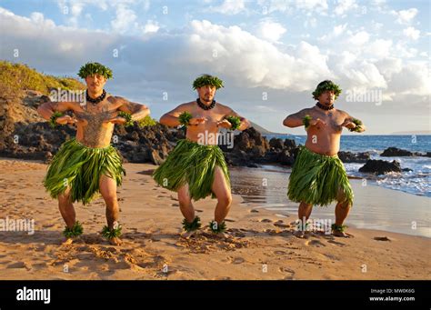 Three male hula dancers at Wailea, Maui, Hawaii Stock Photo - Alamy