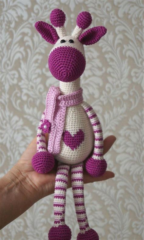 Hearty Giraffe amigurumi pattern - Amigurumi Today | Giraffa uncinetto ...