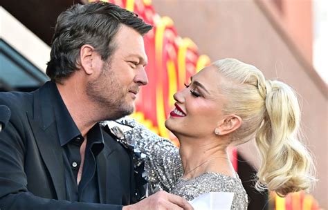 Gwen Stefani and Blake Shelton Share PDA in Festive Holiday Video - Parade