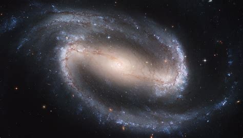 Barred Spiral Galaxy NGC 1300 | The Hubble Space Telescope c… | Flickr