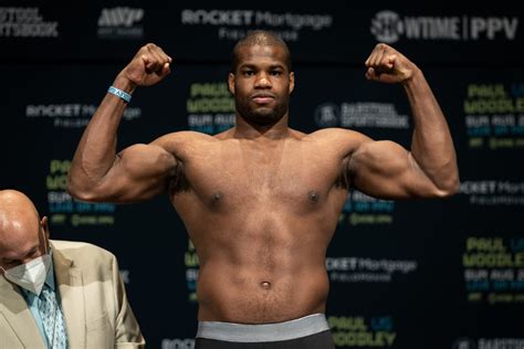 Daniel Dubois Makes U.S. Debut, Demolishes Cusumano in One Round ...