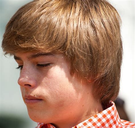 Top 10 Facts about Dylan Sprouse - Discover Walks Blog