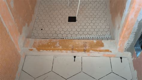 How to Tile a Shower Curb (Schluter Kerdi Shower Curb Tile Installation ...