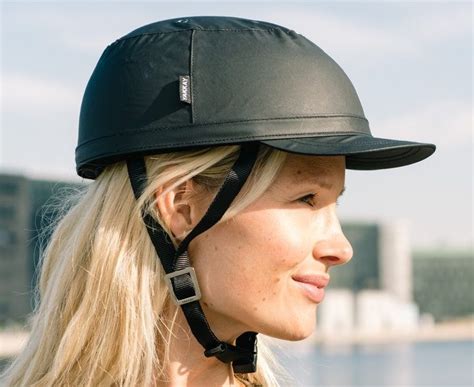 7 Stylish Bike Helmets That Are Actually Cute - Femme Cyclist