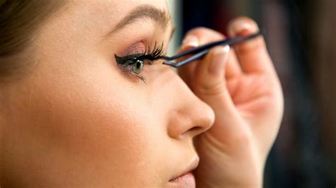 The 5 Best False Lashes For Beginners