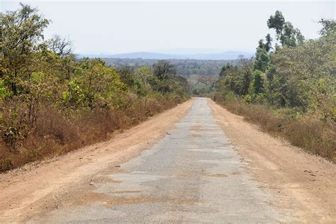 Potholed main road between Mount Selinda and Chipinge | Flickr