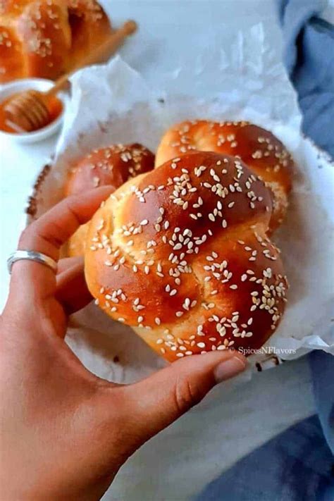 Best Challah Rolls recipe (Step by Step Challah Buns) - Spices N Flavors