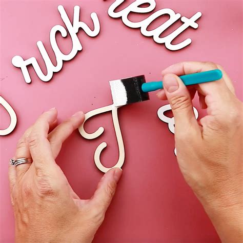 How to Make a DIY Trick or Treat Sign | CraftCuts.com