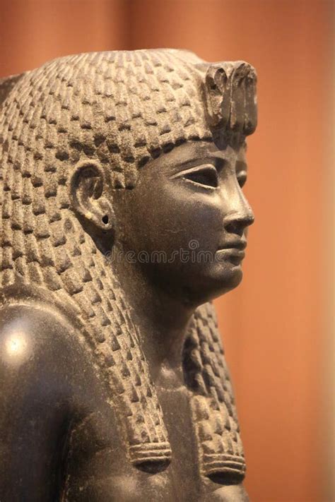 Queen Cleopatra Vii Statue