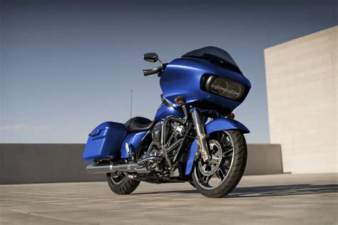 2017 Harley-Davidson Road Glide Buyer's Guide | Specs & Price