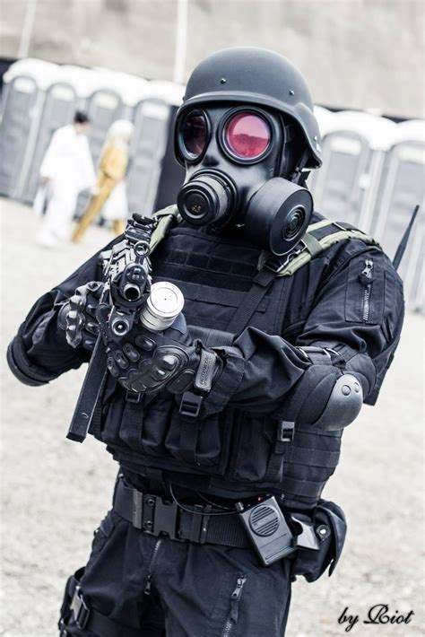 Hunk - Umbrella Corp. - My Resident Evil cosplay Combat Armor, Military ...