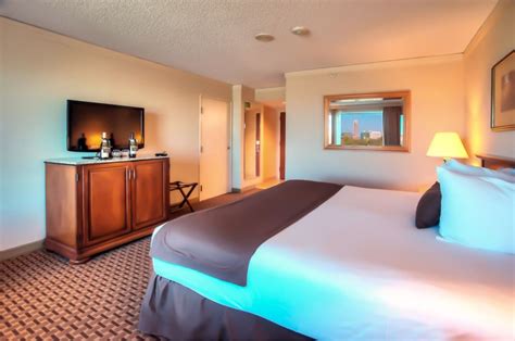 Council Bluffs Hotel Rooms & Suites - Harrah's Hotel & Casino