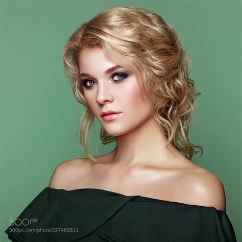 New on 500px : Blonde girl with long and shiny curly hair by ...