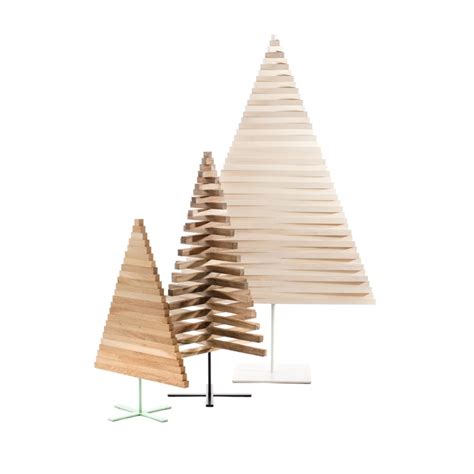 YELKA Is a Minimalist Christmas Tree Made From Wood