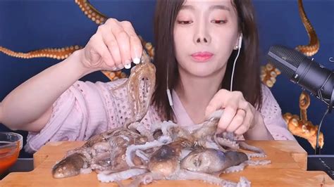 Octopus Eating Live Ssoyoung ASMR - (watch all the way through) - YouTube