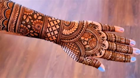 Last-Minute Karwa Chauth 2022 Mehndi Designs for Hands and Feet: Get ...