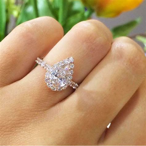 pear shaped wedding ring - Tana Baez