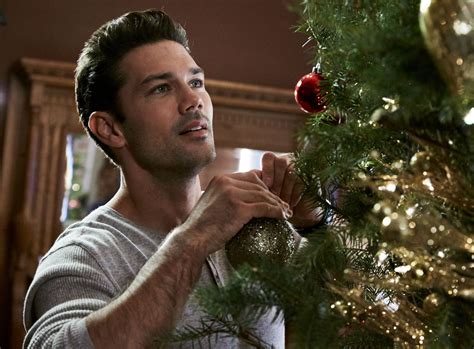 Hallmark Christmas Movie Stars Reveal Their Favorite Holiday Traditions ...