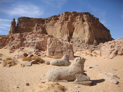 Gebel Barkal | Ancient Buildings | Our Mundi