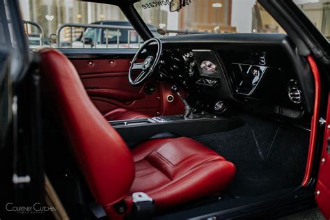 Custom interior of the 1968 "Foul Play" Firebird. [1798x1200] : carporn