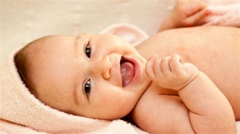 When do babies smile? Everything you need to know about this milestone ...